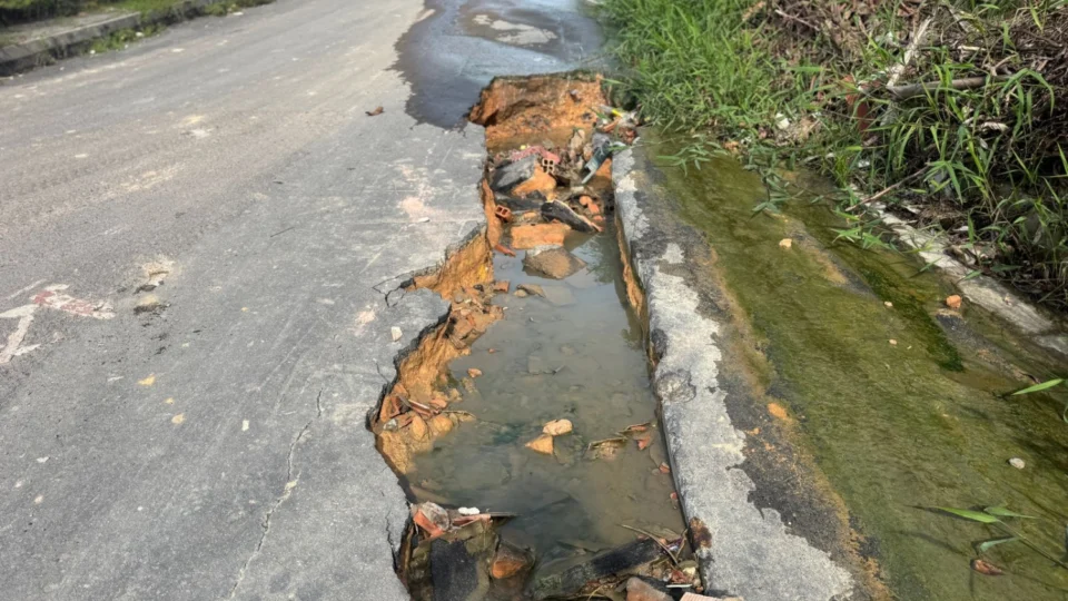 Moradores no Parque Mauá denunciam falta de infraestrutura na comunidade