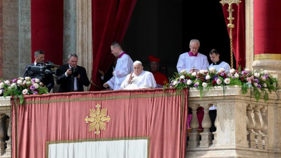 Papa Francisco reaparece no Domingo de Páscoa e pede paz e desarmamento