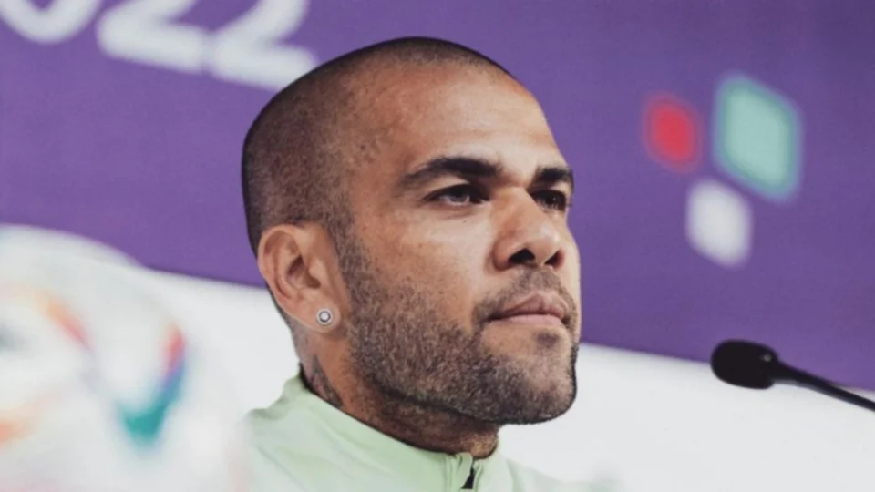 Daniel Alves: Ministério Público da Catalunha recorre contra absolvição do ex-jogador