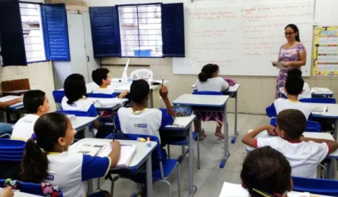 Escolas brasileiras falham no ensino da leitura e aprofundam desigualdades educacionais