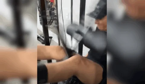 VEJA VÍDEO: cabo de aparelho quebra e atinge rosto de aluno em academia