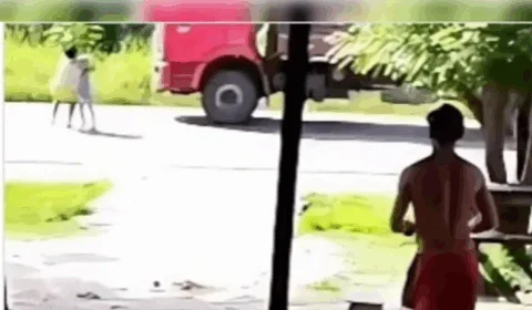 VEJA VÍDEO: mãe salva filha autista de ser atropelada por carreta no Pará