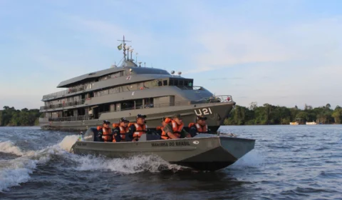 Marinha leva assistência hospitalar a comunidades ribeirinhas do Rio Madeira
