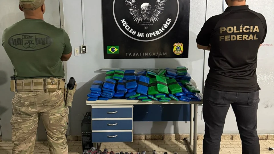 Polícia Federal apreende 46 kg de pasta base de cocaína no porto de Tabatinga