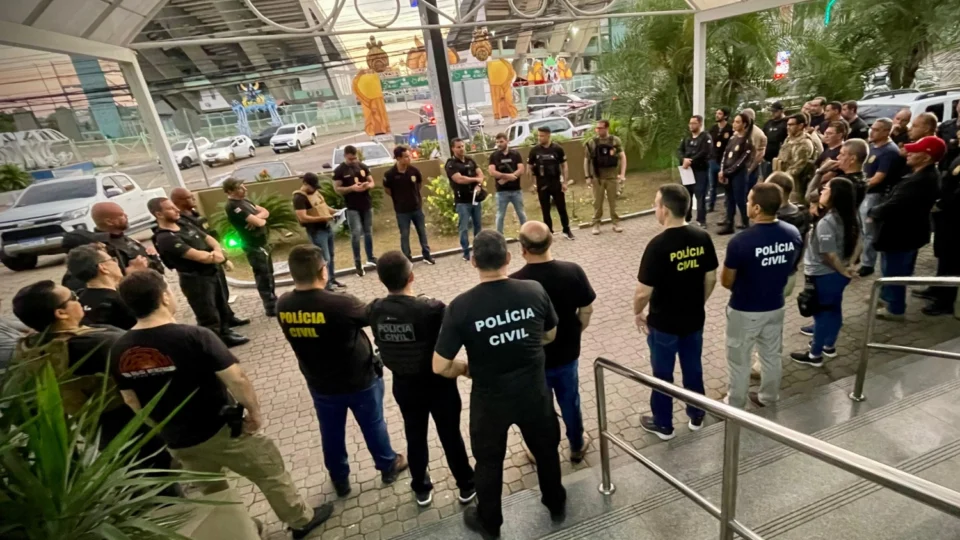 Polícia prende 30 pessoas por diversos crimes em Manaus