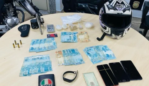 Polícia prende dupla que roubou R$ 4,9 mil de empresa de cosméticos no Vieiralves