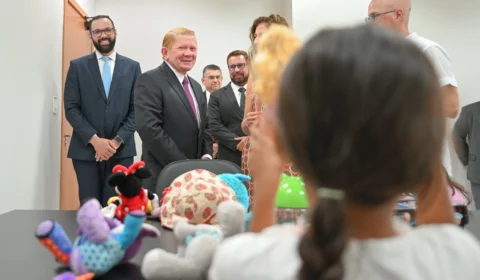 Quatro irmãos do Amazonas são adotados e passam a viver com nova família na Itália