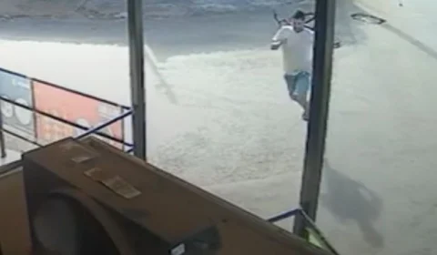 VEJA VÍDEO: ciclista foge desesperado de dupla armada com espingarda