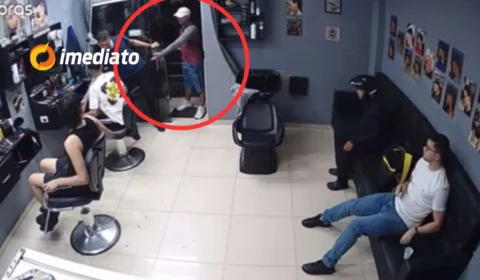 VEJA VÍDEO: clientes têm celulares roubados durante assalto em barbearia no bairro Chapada