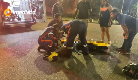 Colisão entre carro e moto deixa motociclista ferido no bairro Cachoeirinha