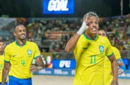 De forma dramática, Brasil vence Itália no Mundial de futebol de praia