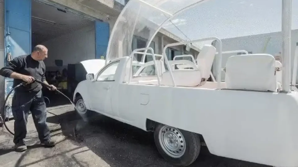 Papamóvel será transformado em unidade de saúde para crianças em Gaza