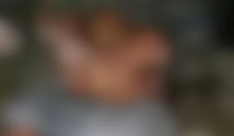 CENA FORTE: homem é punido com choque por suposto furto de fios de energia