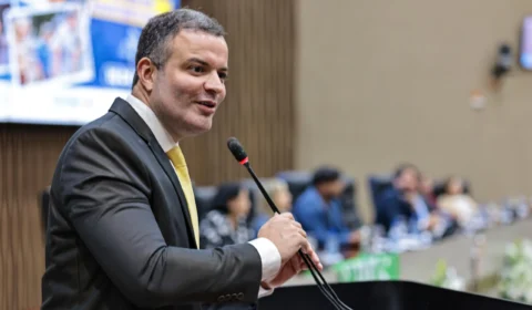 Rodrigo Sá destaca protagonismo dos assistentes sociais em sessão solene na Câmara Municipal