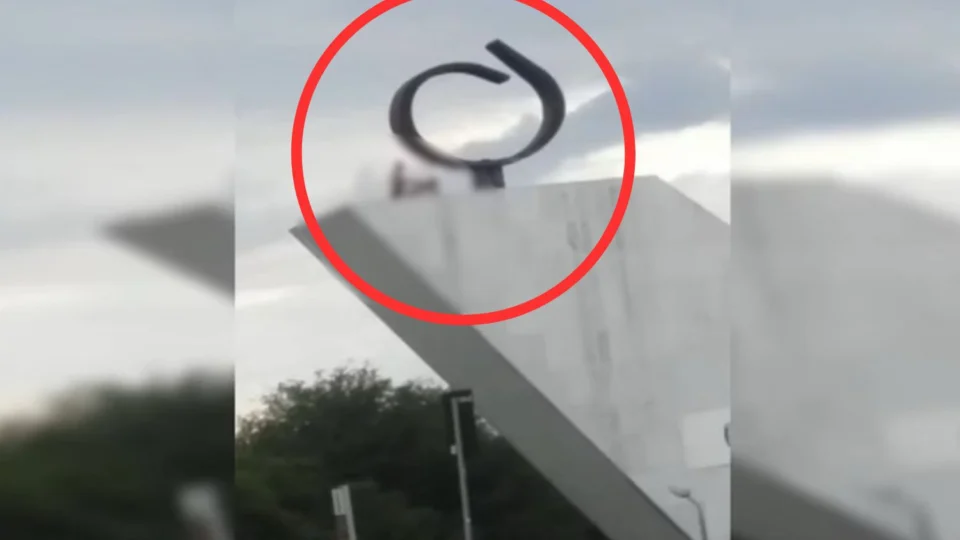 VÍDEO: com vista para o STF, casal é filmado transando no Panteão da Pátria