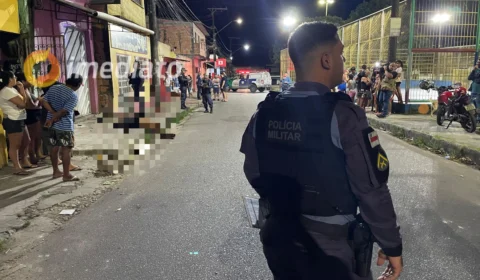 Criminosos matam homem com tiros na cabeça e fogem com moto da vítima no Manôa