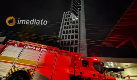 Princípio de incêndio atinge 15º andar de prédio na Avenida Boulevard Álvaro Maia, em Manaus