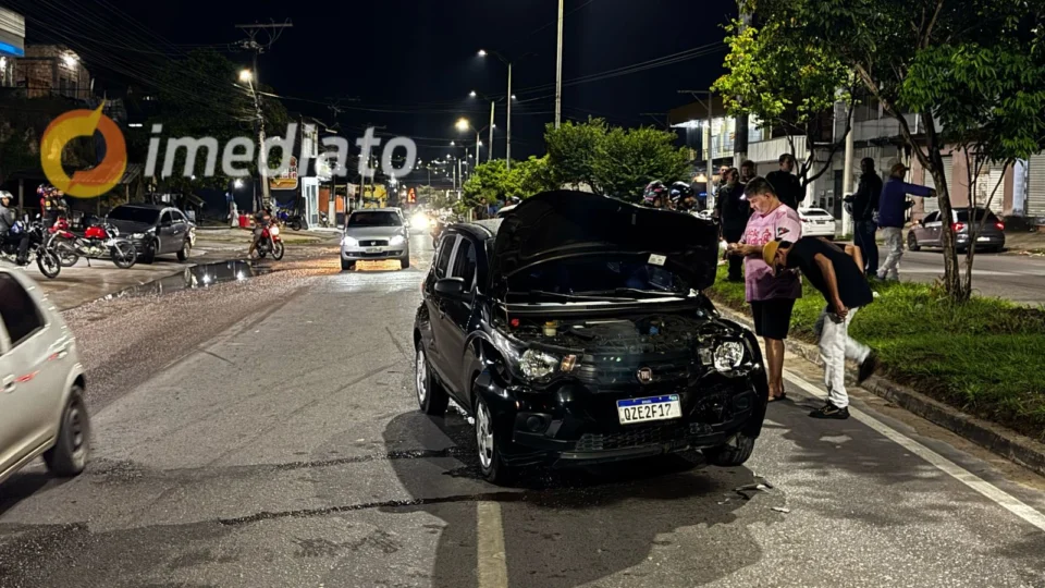 Colisão entre veículos deixa criança ferida no bairro Nova Cidade, em Manaus