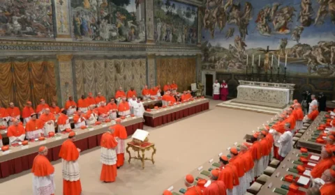 Vaticano exige juramento de silêncio de funcionários envolvidos no conclave