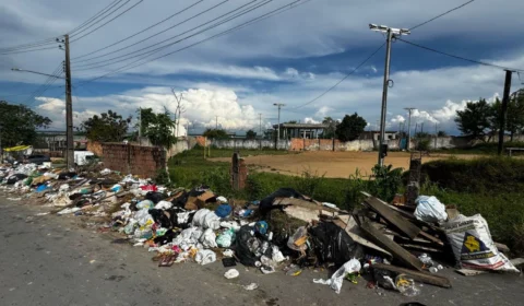 Caminhão de lixo não passa há 2 meses, e população pede ajuda no bairro Colônia Antônio Aleixo
