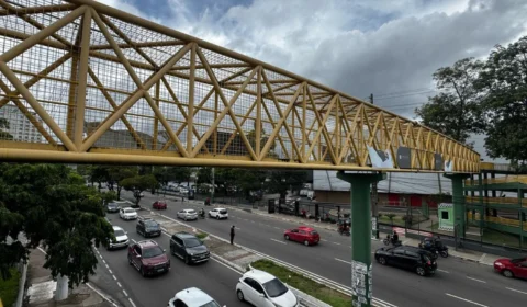 Passarela na Av. Darcy Vargas é usada para atos sexuais e preocupa moradores