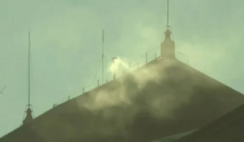 Fumaça branca no Vaticano: novo papa é eleito no conclave