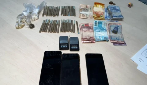 Suspeitos fogem de lancha durante ação da PM próximo à Feira da Panair, em Manaus