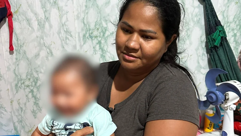 “Eu tô pedindo socorro porque é muito doloroso ver meu filho com fome”, desabafa mãe solo no bairro São José
