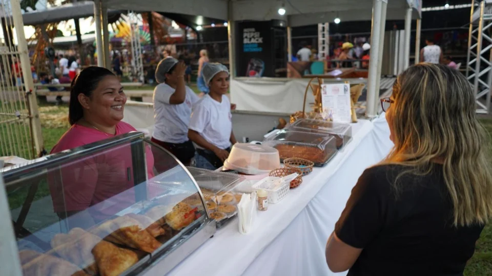 Festival de Parintins 2025: Amazonastur abre chamamento público para a Praça Gastronômica