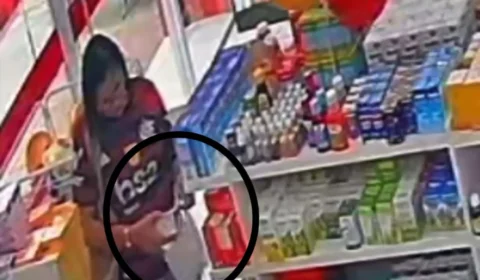 Mulher furta produtos em drogaria no bairro Lírio do Vale, em Manaus