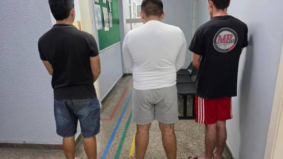 Polícia Civil prende trio suspeito de integrar quadrilha de furto de veículos com uso de “chapolin” em Manaus