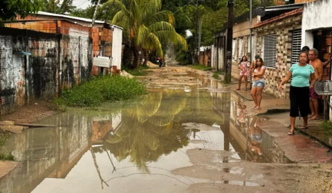 Moradores do Parque Solimões convivem com alagamentos e abandono na Rua Cachoeira Santa