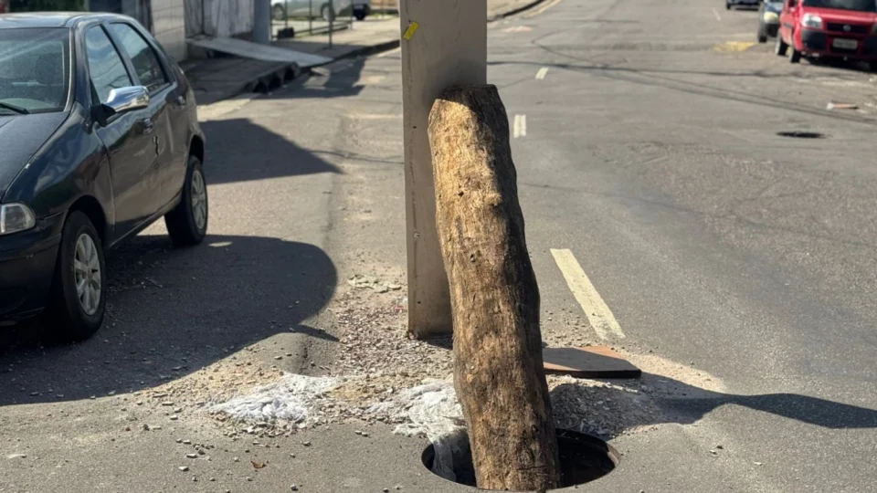 Moradores Denunciam Bueiro Sem Tampa e Buracos na Avenida Leonardo Malcher, em Cachoeirinha