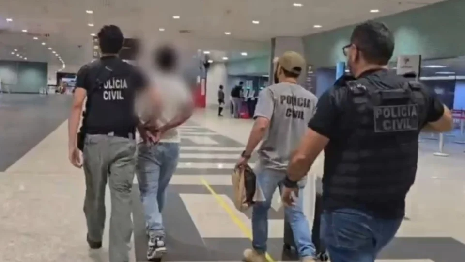Polícia Civil prende dois suspeitos de roubo e sequestro relâmpago de empresário em Manaus