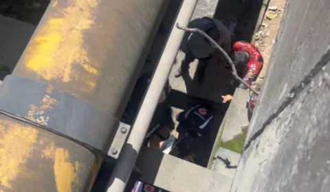 Motociclista e passageiro ficam feridos em acidente na avenida Torquato Tapajós, em Manaus