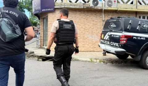 Homem é preso e 29 celulares irregulares são apreendidos durante operação em lojas de Manaus