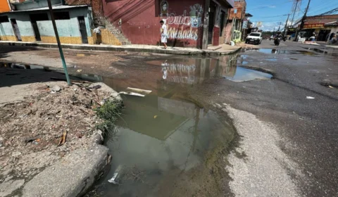 Moradores do Grande Vitória enfrentam transtornos com esgoto entupido na Rua dos Açaizeiros