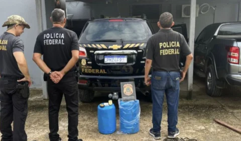 Homem é preso com 63 kg de cocaína escondidos em motores de embarcação no Amazonas