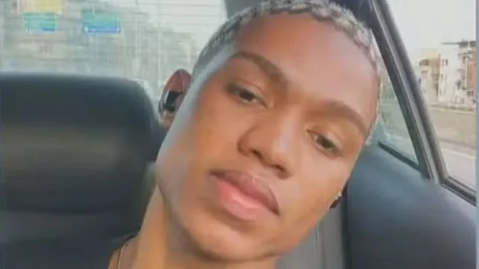 Jovem morre baleado durante tiroteio entre PMs e criminosos no Rio de Janeiro