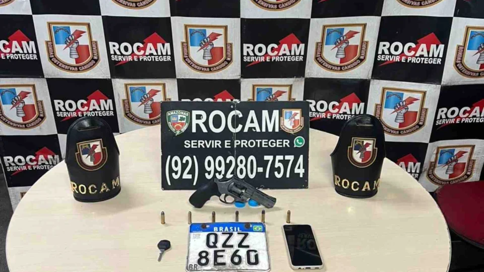 ROCAM prende dupla armada com motocicleta roubada no Parque 10 de Novembro