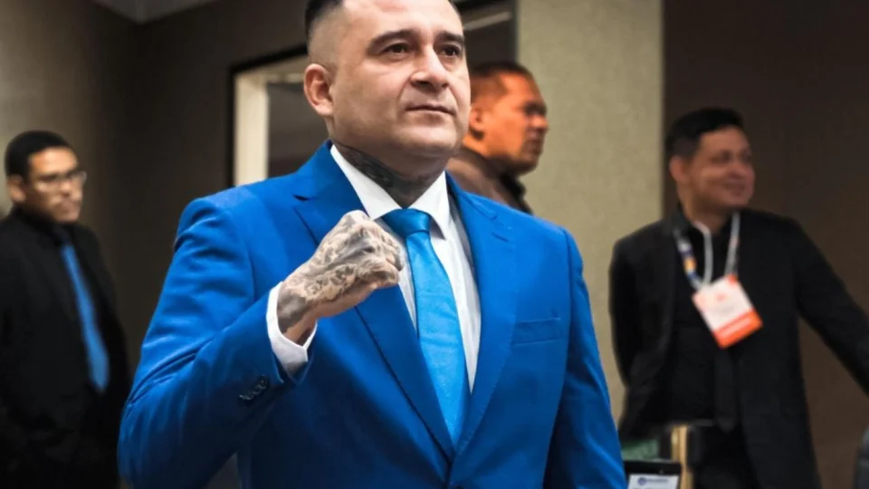 Vereador Salazar propõe proibição de nomes de políticos em obras e espaços públicos em Manaus