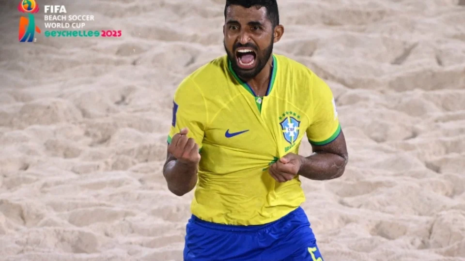 Brasil vence Portugal e avança à final da Copa do Mundo de Futebol de Areia