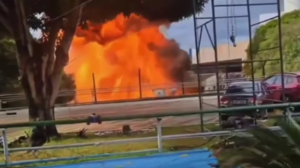 Vídeo: explosão e incêndio atingem fábrica no Distrito Industrial de Manaus
