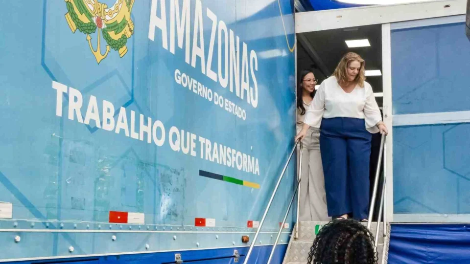 Carreta da Saúde inicia atendimentos gratuitos durante Semana Nacional do Registro Civil em Manaus