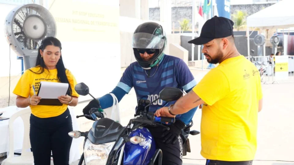 Maio Amarelo: Evento no SESI reúne motociclistas em ação educativa sobre segurança no trânsito