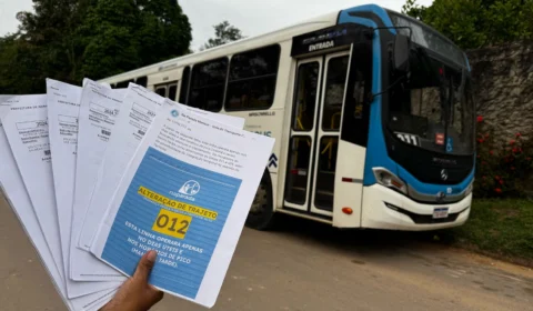 População do bairro Tarumã protesta contra mudança de itinerário da linha 011 em Manaus