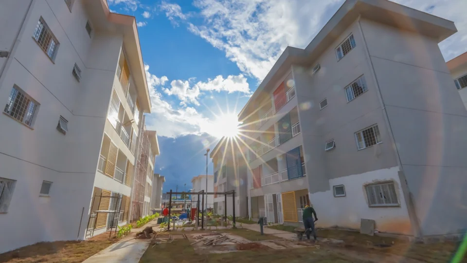 Famílias escolhem novos lares no Residencial Maués