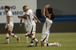 Amazonas FC vence Operário por 2 a 0 e sai da zona de rebaixamento na Série B