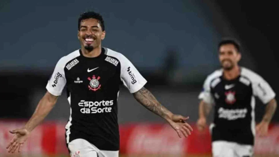Corinthians vence Racing-URU e mantém vivo o sonho da classificação na Sul-Americana