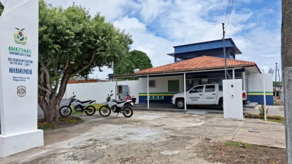 Mãe é presa por dar bebida alcoólica ao filho adolescente no Amazonas